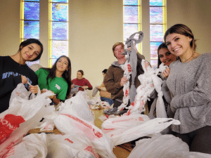 Alamo Heights ISD student helps the homeless