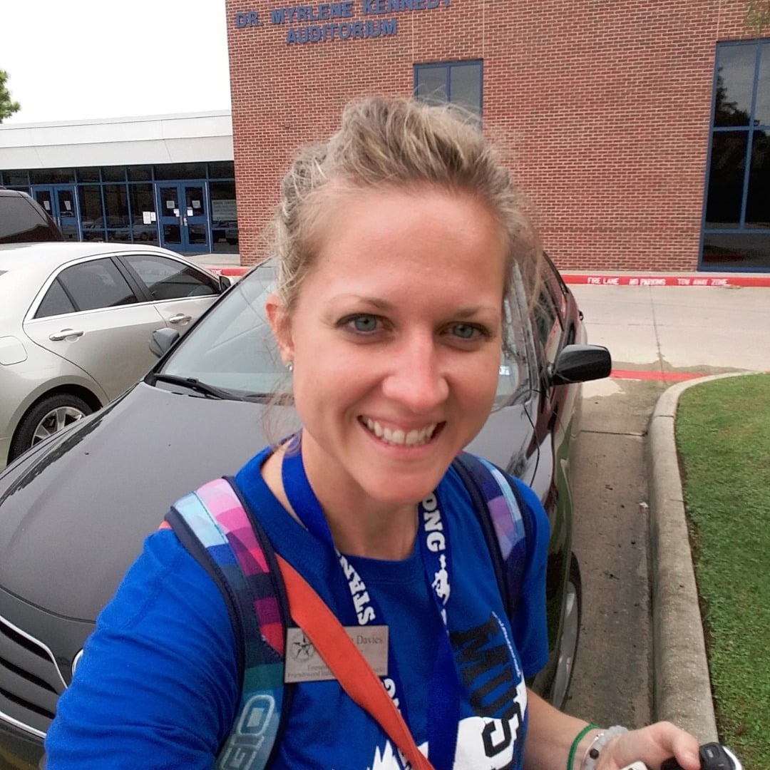 Amanda Davies posing for photo.