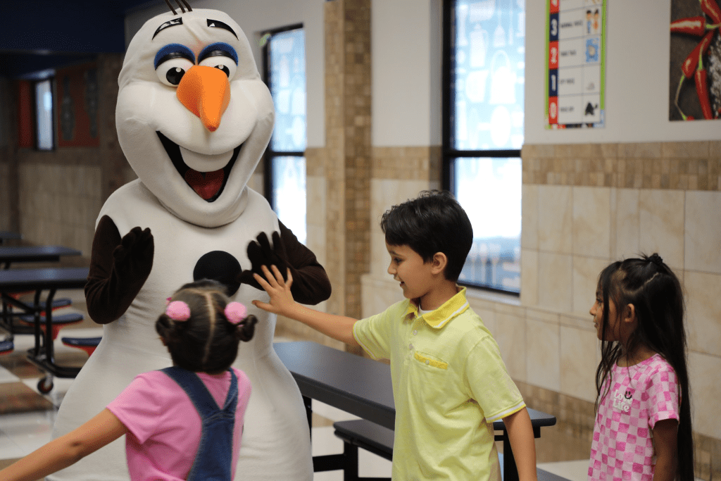students hanging with olaf