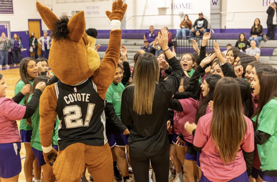 4WARD, Coyote, Harlandale Basketball team