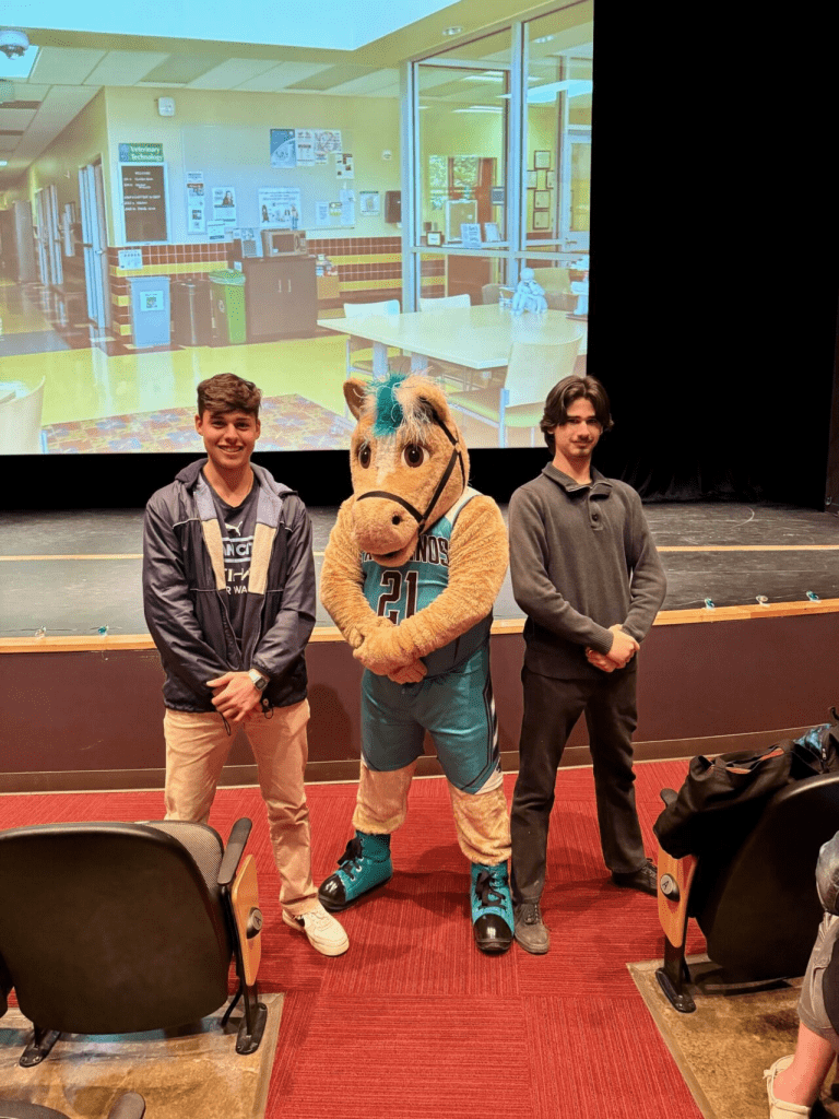 Southside ISD Students with Palo Alto mascot
