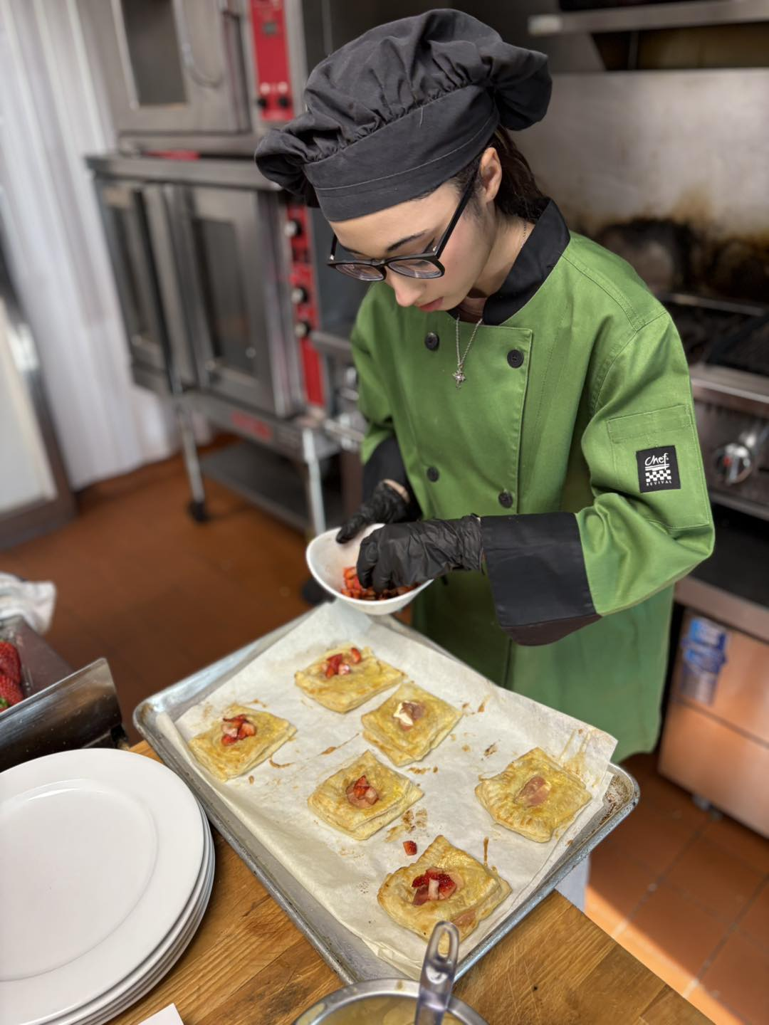 Goose Creek dessert round