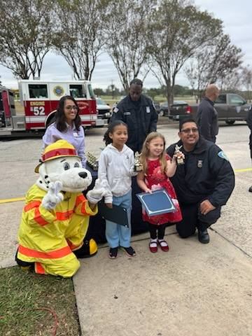 Fort Sam Houston ISD Students Posing for Picture
